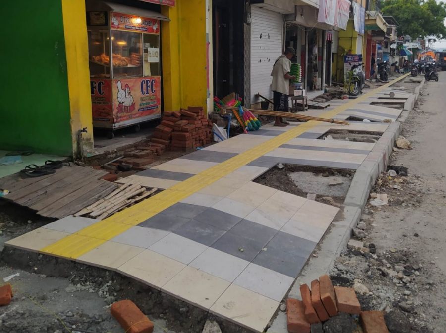 19 Titik Trotoar Hampir Rampung, Pemkab Bojonegoro Lanjutkan Revitalisasi 6 Titik Tahun 2023