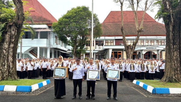 3 Unit Kerja Pemkab Bojonegoro Terima Penghargaan dari Ombudsman
