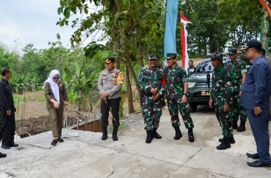 Kompak, Jajaran Forkopimda Tinjau Sasaran TMMD 115 Bojonegoro