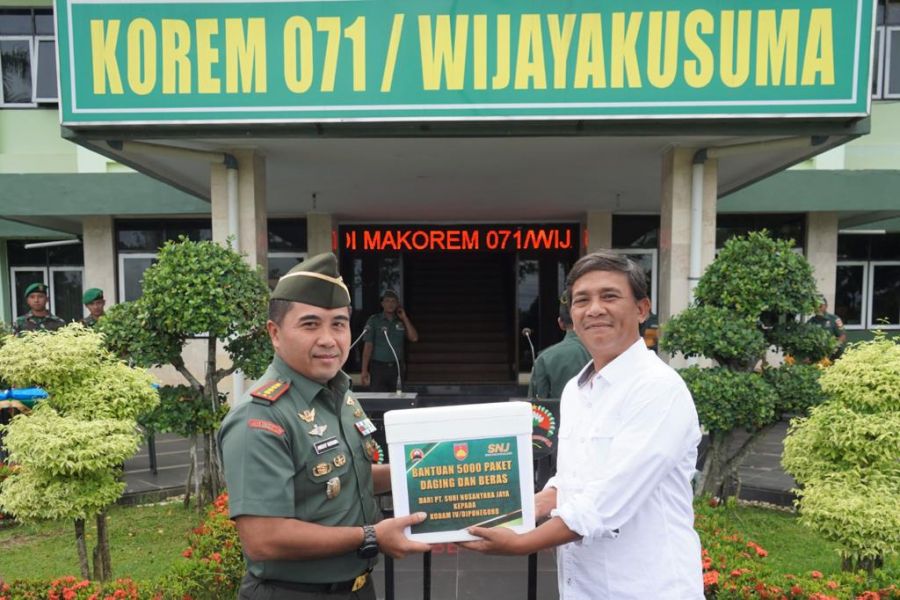 5000 Paket Daging dan Beras Diserahkan PT. Suri Nusantara Jaya Kepada Korem 071/Wijayakusuma