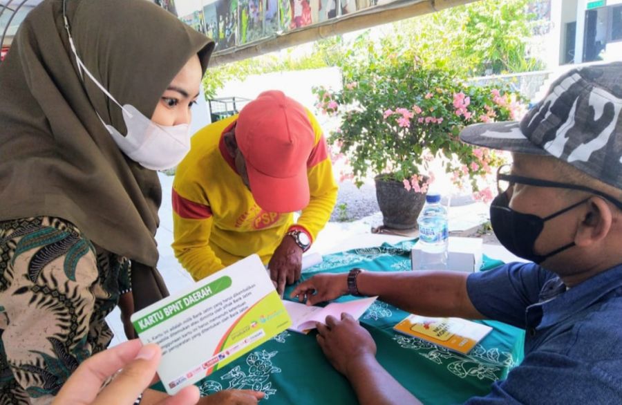 67 KPM Terima BPNT Daerah Tahap 1, Terima Kasih Bu Anna