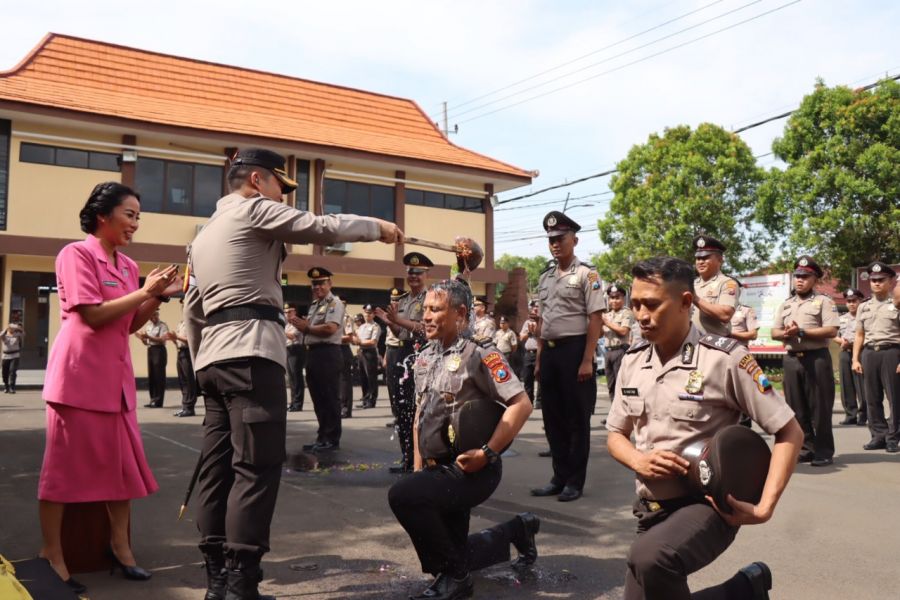 90 Personel Polres Bojonegoro Naik Pangkat, Ini Pesan Kapolres