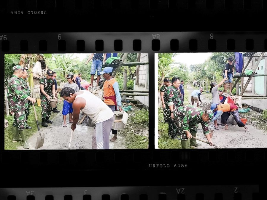 Anggota Koramil 03/Balen Kodim 0813 Bojonegoro Karya Bakti Cor Atap Musholla bersama Warga