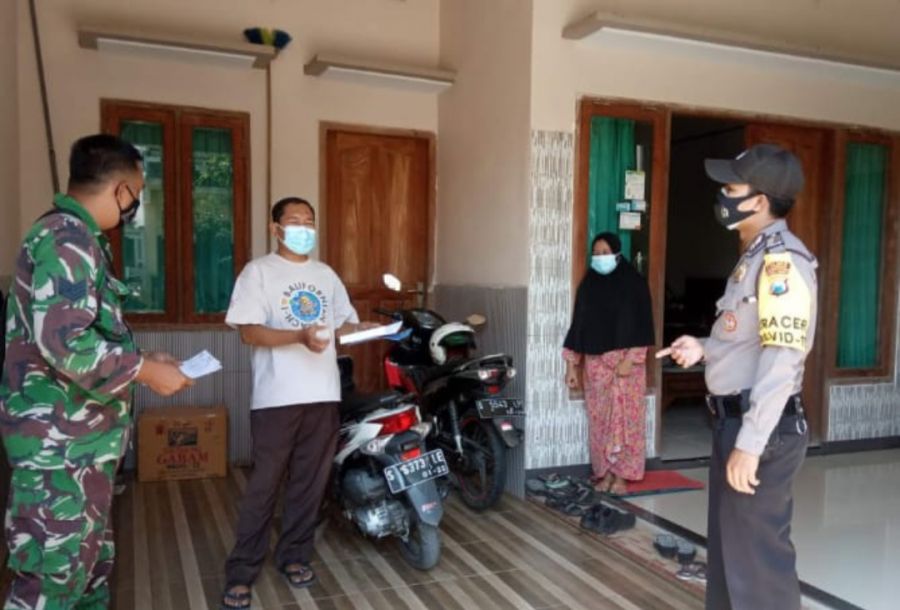 Babinsa 0812/04 Tikung Laksanakan Tracing di Perum Graha Indah