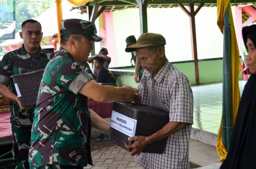 Bakti Sosial Warnai Penutupan TMMD 115 Kodim 0813 Bojonegoro di Ngantru Sekaran