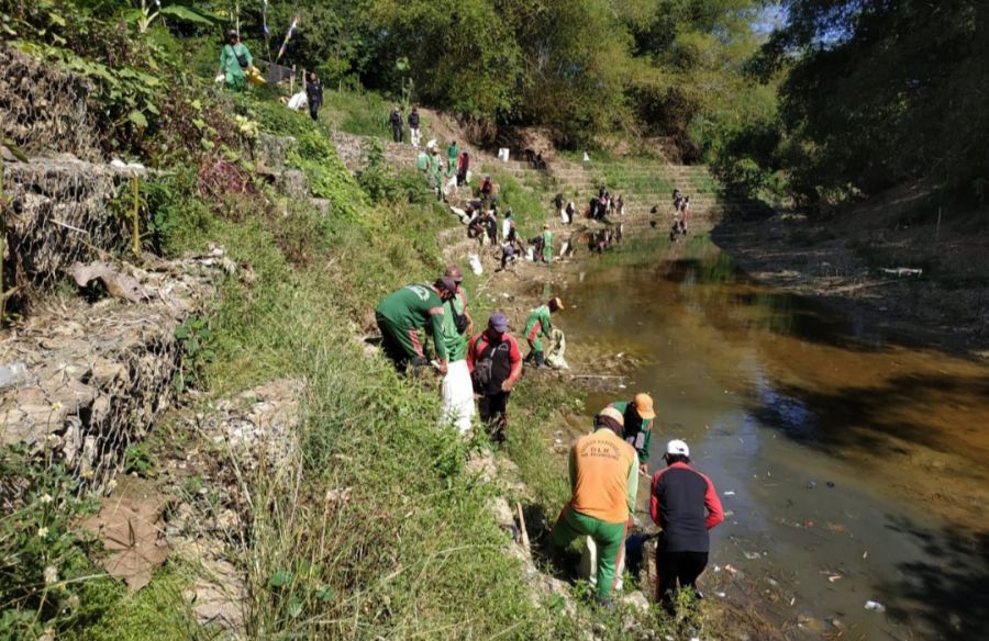 Basmi Sampah, DLH Bojonegoro Ajak Masyarakat Desa Peduli Lingkungan