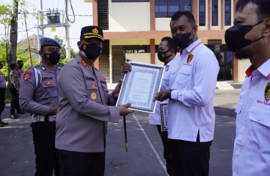 Berhasil Ungkap Kasus Atensi Publik, 9 Anggota Reskrim Terima Penghargaan