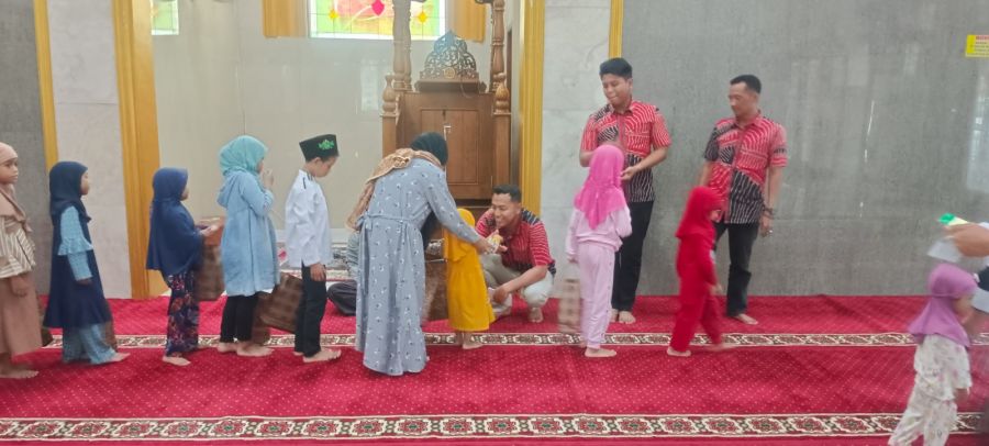 Beri Santunan Anak Yatim, Kasat  : Bentuk Ikhtiar dan Diberikan Kelancaraan Dalam Tugas
