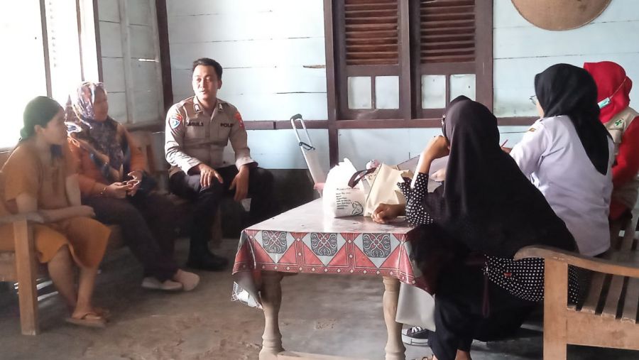 Bhabinkamtibmas Polsek Purwosari Gelar Door To Door System (DDS) Sambang Ke Warga Binaan