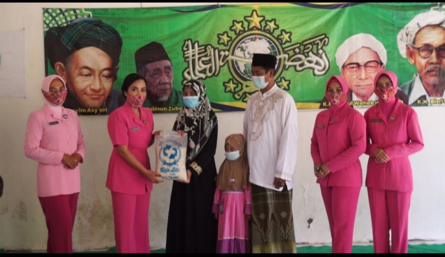 Bhayangkari Peduli, Ketua Bhayangkari Cabang Bojonegoro Gelar Bakti Sosial