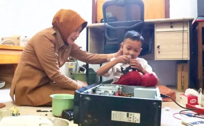 Bocah Jeneus Bojonegoro Rakit CPU Sendiri