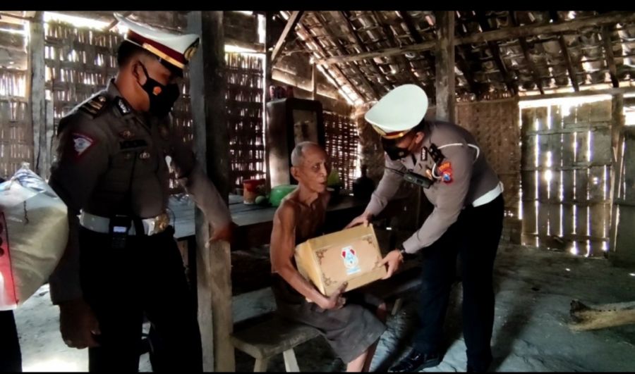 Bojonegoro ASTUTI Berbagi, Satlantas Polres Bagikan Sembako