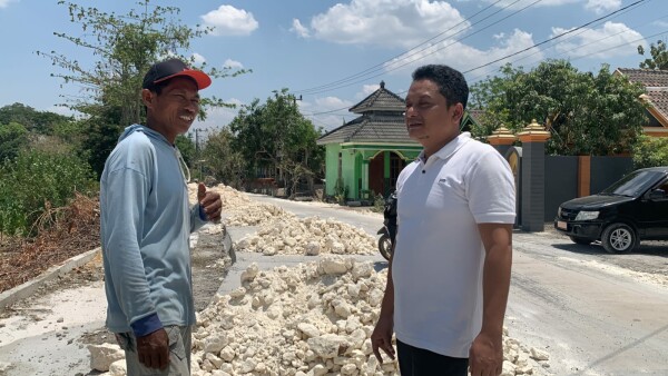 Bukti Manfaat Pembangunan Jalan Program Pemkab Bojonegoro, Warga: Distribusi Hasil Tani Lancar 