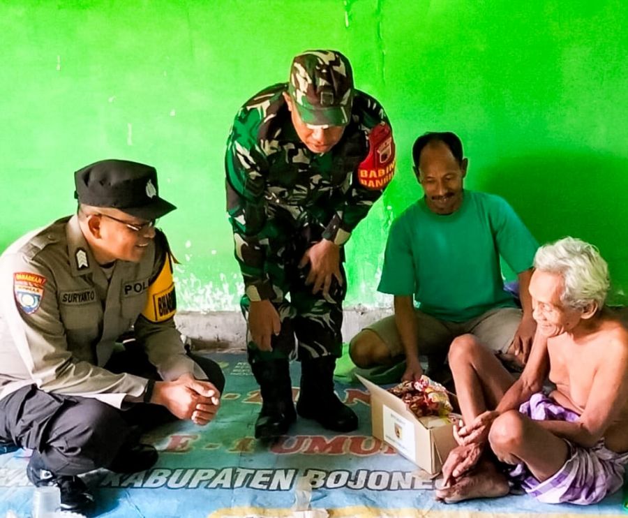 Bulan Bakti TNI-Polri, Kodim Bojonegoro Salurkan Bantuan Paket Sembako