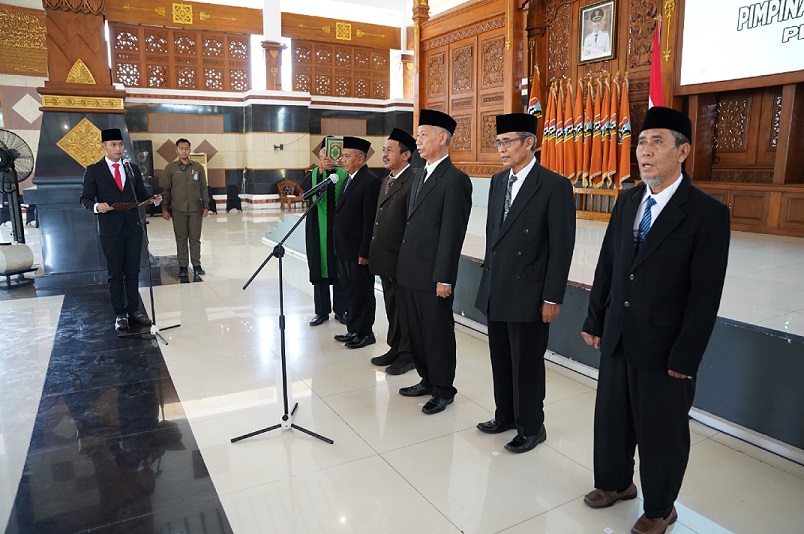 Bupati Aditya Halindra Faridzy, SE Lantik Pimpinan Baznas Tuban Periode 2022-2027