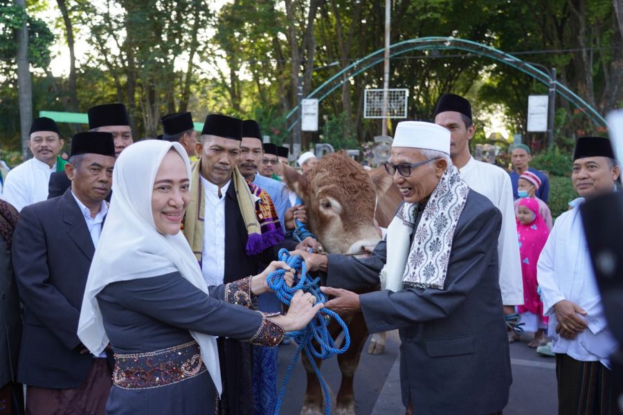 Bupati Anna Sampaikan 17 Keberhasilan Program Prioritas Dimomentum Sholat Idul Adha