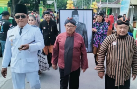 Bupati Blitar Absen di Acara Kirab dan Brokohan, Kekecewaan Masyarakat Muncul