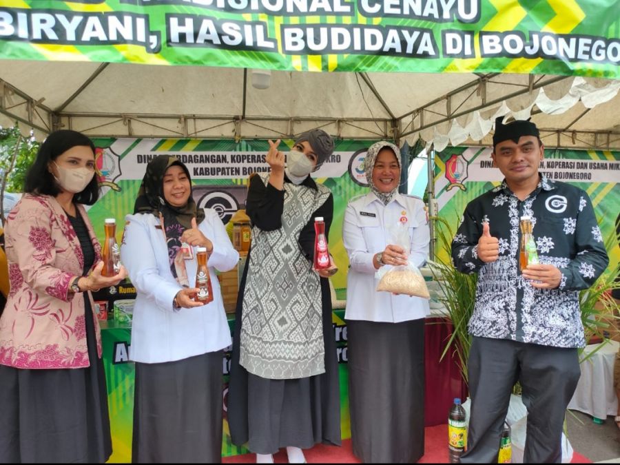 Bupati Bojonegoro Anna Mu'awannah Hadir Dalam Festival Getuk Parasa Sambungan Zoom