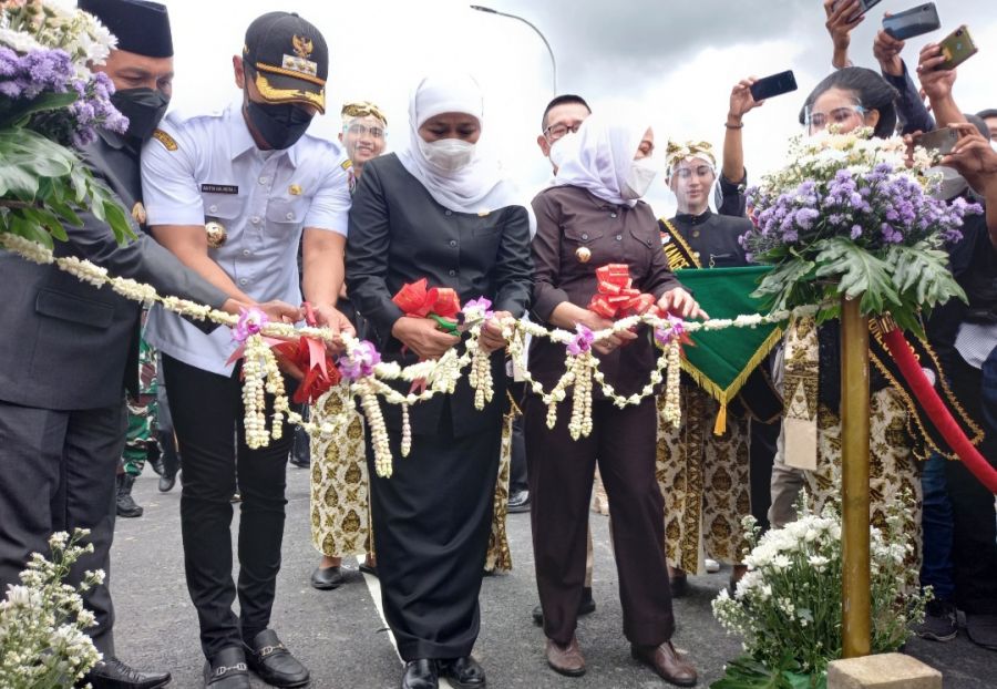 Bupati Bojonegoro Bersama  Gubernur dan Bupati Tuban Bersama-sama Resmikan Jembatan Kare