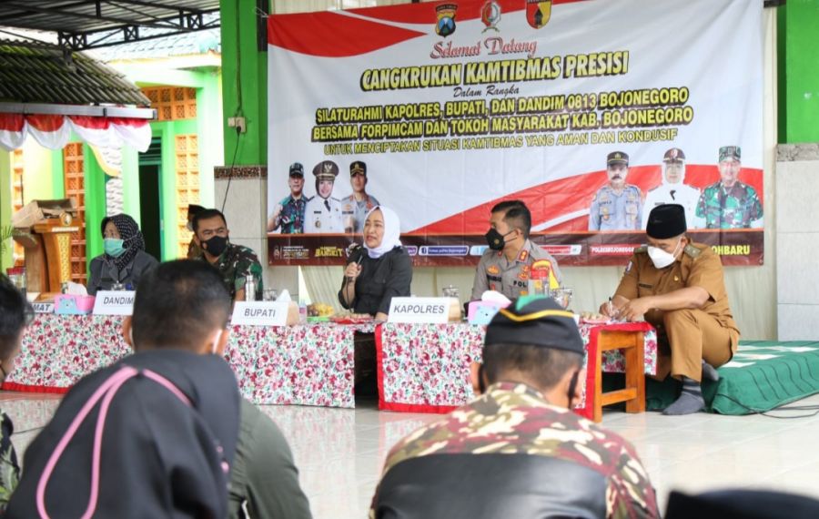 Bupati Bojonegoro Beserta Kapolres dan Dandim 0813 Hadir di Cangkrukan Presisi