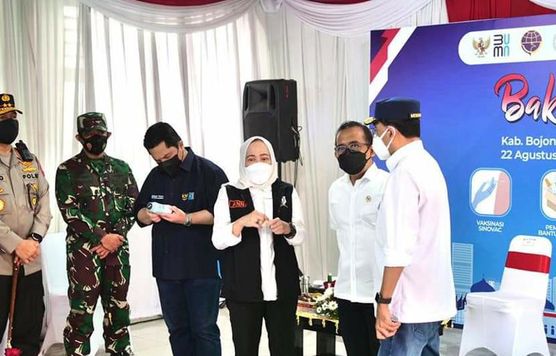 Bupati Bojonegoro Dampingi Tiga Menteri RI Tinjau Vaksinasi Massal