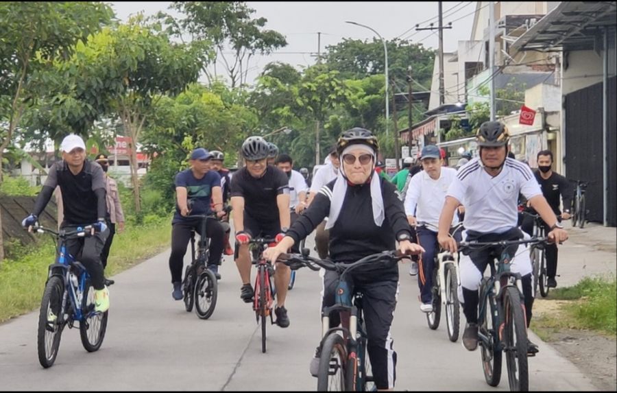 Bupati Bojonegoro Didampingi Dandim 0813 Gowes Pagi Menikmati Hasil Pembangunan