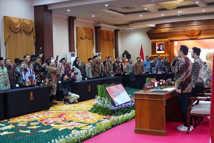 Bupati Bojonegoro Ikuti Rakor Penguatan Ekonomi Desa di Grahadi