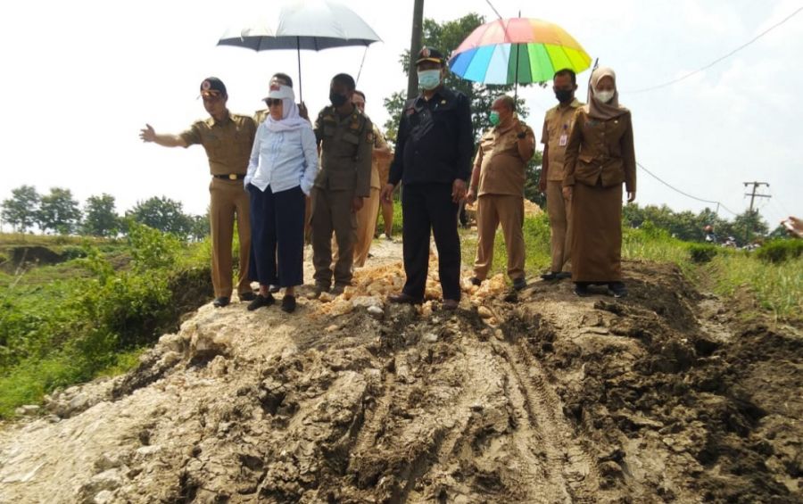 Bupati Bojonegoro Minta Segera Dilakukan Penanganan Darurat Dengan Adanya Longsor di Sugihwaras