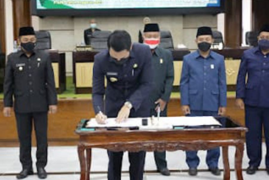 Bupati Tuban Aditya Halindra Faridzky, SE Resmi Tandatangani P-APBD 2021