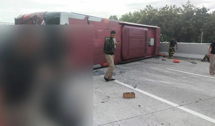 Bus Rombongan Simpatisan Partai Politik Terguling di Tol Ngawi, Tiga Korban Meninggal