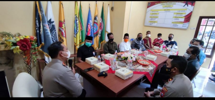 Cangkrukan Bersama BKP, Kapolres Bojonegoro Ajak Bersama Jaga Kondusifitas