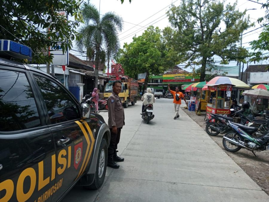Cegah Kemacetan Polsek Purwosari Rutin Turlalin Pagi