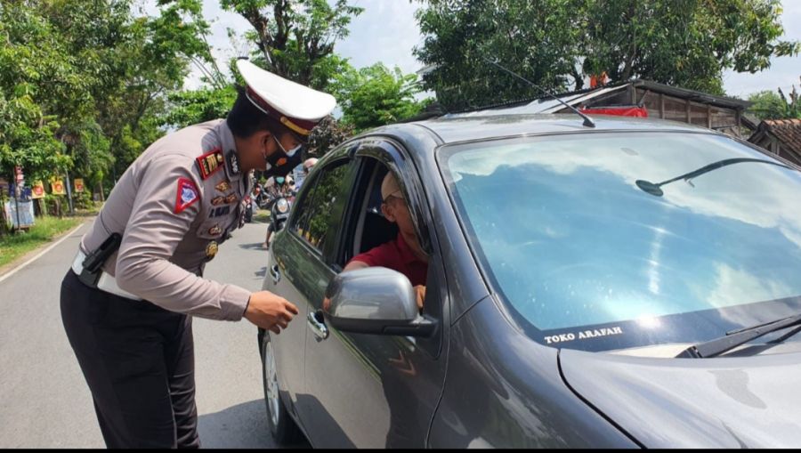 Cegah Laka Lantas, Satlantas Polres Bojonegoro Berikan Imbuan Kepada Pengguna Jalan