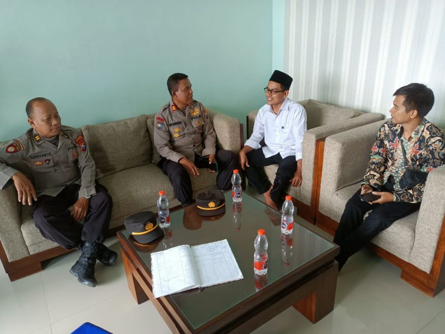 Cegah Penggunaan Knalpot Brong, Kapolsek Sumberrejo Polres Bojonegoro Sambang ke SMK At Tanwir Talun