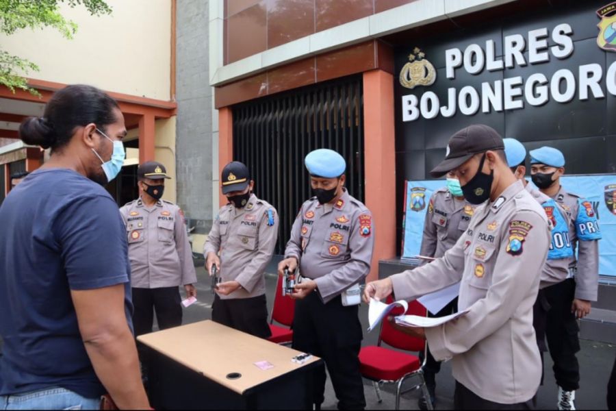 Cegah Penyalahgunaan, Propam Polres Bojonegoro Gelar Pemeriksaan Senjata Api