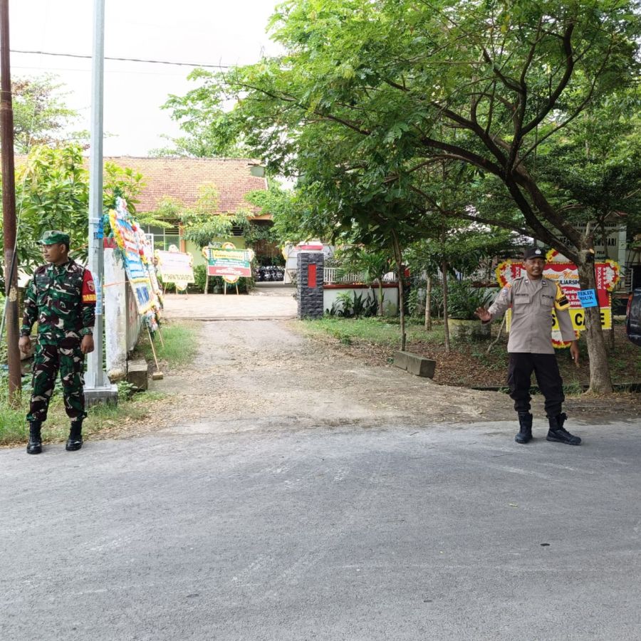 Ciptakan Kondisi Aman Babinsa dan Bhabinkamtibmas Patroli Bersama