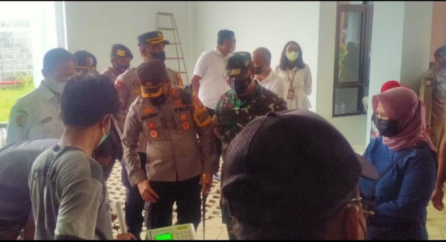 Ciptakan Suasana Nyaman, Jajaran TNI-Polri Beri Pengamanan Operasi Pasar Minyak Goreng