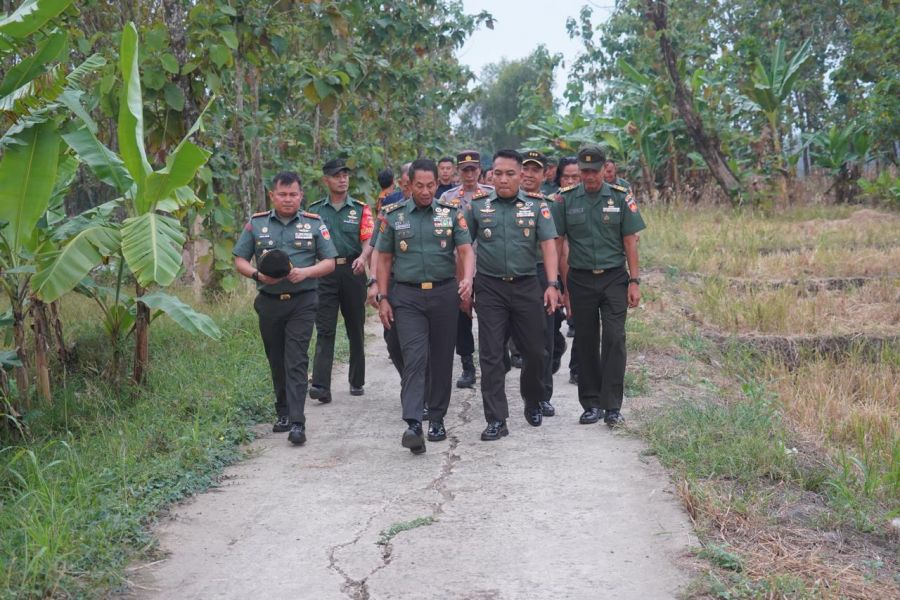 Danrem 071/Wijayakusuma Dampingi Kunker Aster Panglima TNI dalam Serbuan Teritorial di Pemalang