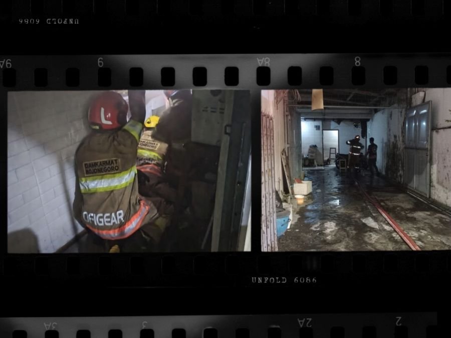 Dinas Damkarmat Bojonegoro Gerak Cepat Tangani Kebakaran Toko Plastik di Kelurahan Sumbang