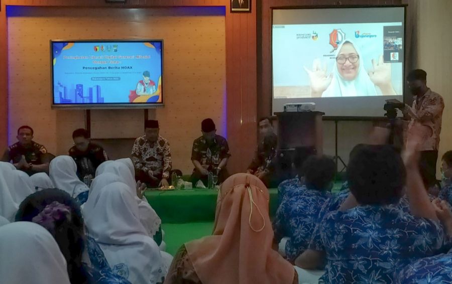 Dinkominfo Gelar Diskusi Literasi Digital Generasi Milenial di SMAN 1 Bojonegoro 
