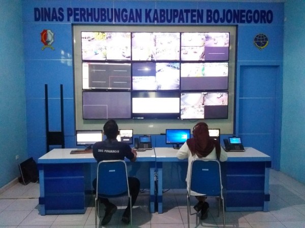 Dishub Bojonegoro Pantau Kondisi Lalu Lintas di Sejumlah Ruas Jalan yang Sudah Dipasang CCTV