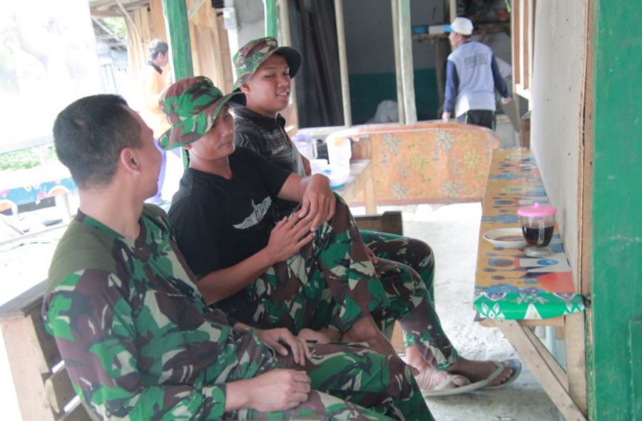 Diskusi Sambil Ngopi Bareng Warga di siang Hari