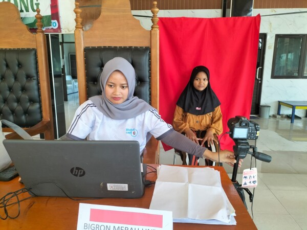 Dispendukcapil Bojonegoro Jemput Bola, Ratusan Anak Ikut Program Rekam KIA