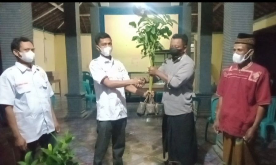 DPC PETANI Kabupaten Tuban, Serahkan Bantuan Bibit Tanaman Produktif