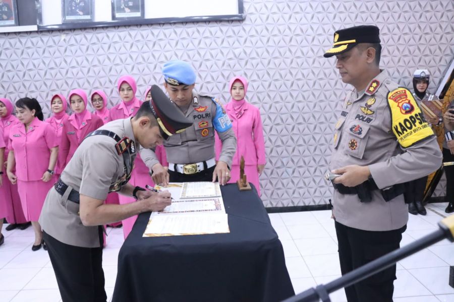 Dua Pejabat Utama Polres Bojonegoro Pindah Tugas, Kapolres Pimpin Sertijab