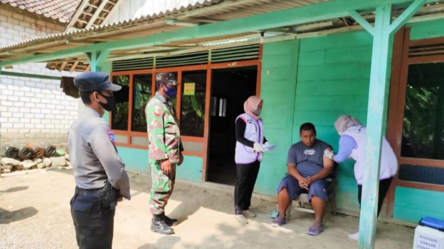 Empat Pilar Kedewan Bojonegoro Lakukan Pendampingan Vaksinasi bagi Disabilitas