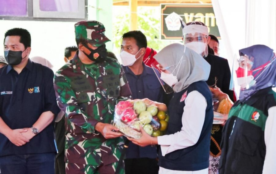 Forkopimda Bojonegoro Sambut Kunjungan Tiga Menteri Republik Indonesia Tinjau Vaksinasi Serentak