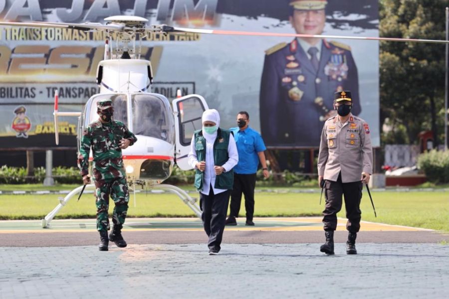 Forkopimda Jatim Melakukan Pengecekan  Pemberlakuan PPKM Darurat Melalui Jalur Udara