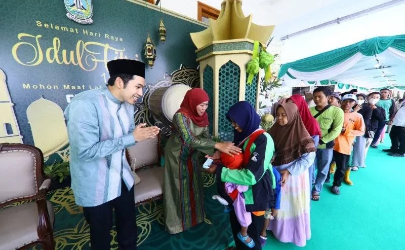 Gelar Open House, Khofifah Persilakan Warga Nikmati Gedung Grahadi