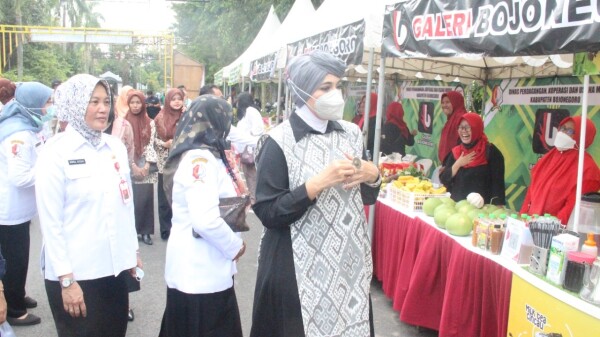 GETUK PARASA Digelar Pemkab Bojonegoro, dr. Lula Kamal: Konsumsi Makanan Lokal yang Bergizi